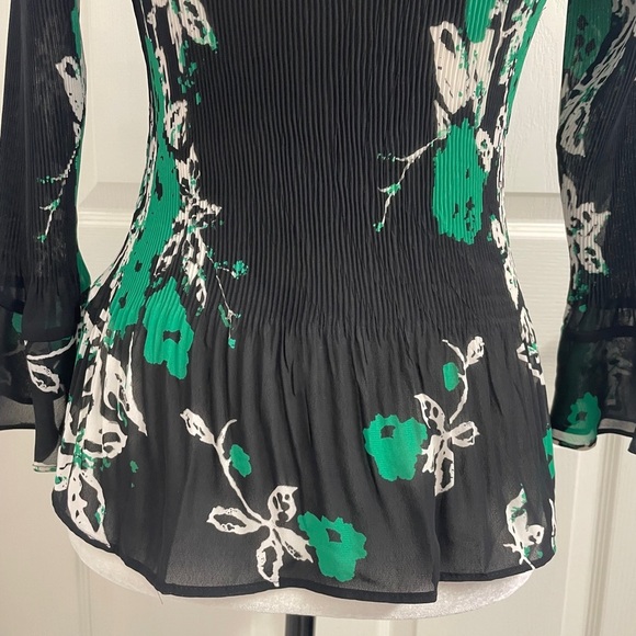 Violet & Claire Black/Green Floral Blouse Pleated With Ruffles 3/4 Sleeves Sz S - Picture 2 of 15
